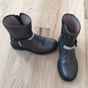 Gorgeous girls booties with stones